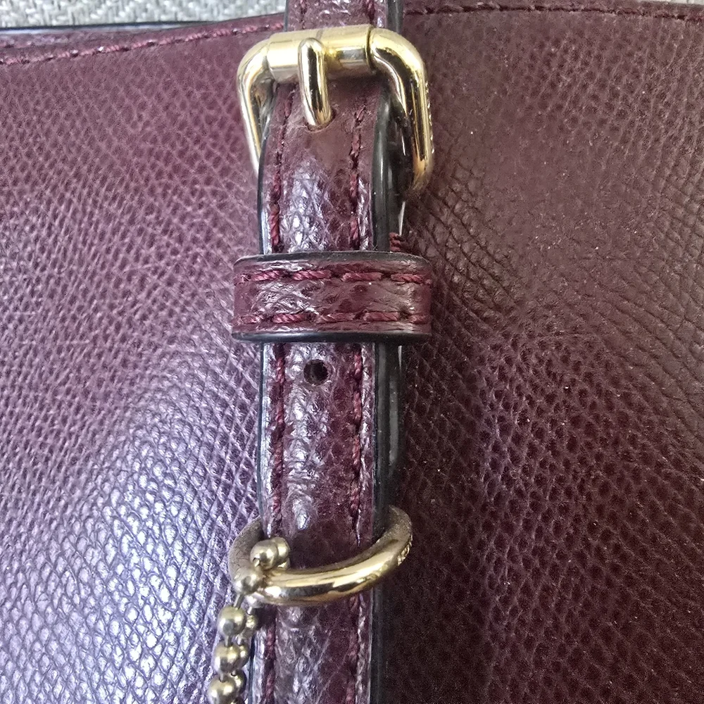 Coach Oxblood Pebbled Leather Tote Bag – Burgundy / Wine